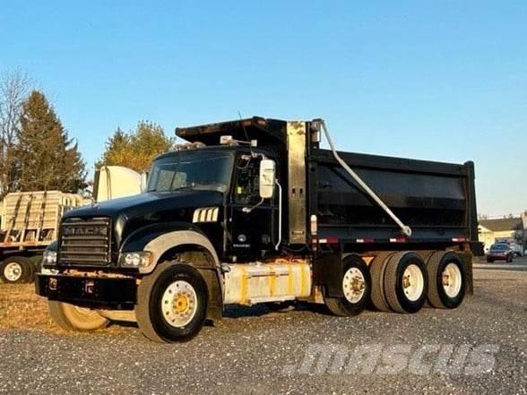 Mack GRANITE GU713 Самосвал