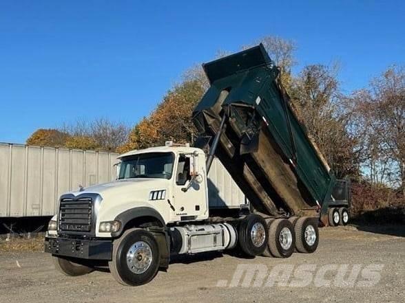 Mack GRANITE GU713 Самосвал