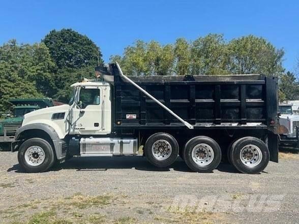 Mack GRANITE GU713 Самосвал