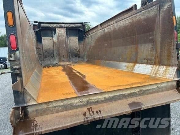 Mack GRANITE GU713 Самосвал