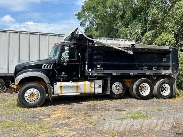 Mack GRANITE GU713 Самосвал