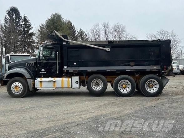 Mack GRANITE GU713 Самосвал