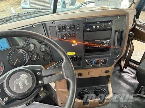 Mack GRANITE GU713 Самосвал
