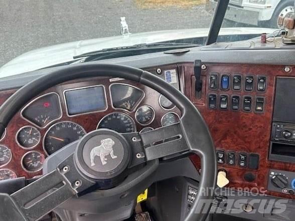 Mack GRANITE GU813 Камиони за отпадъци