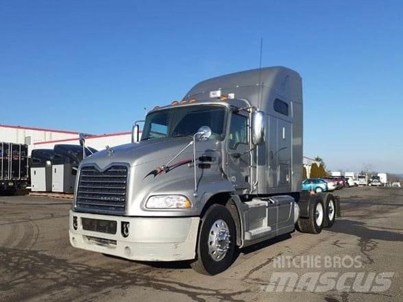 Mack PINNACLE CXU613 Влекачи