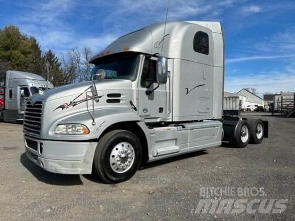 Mack PINNACLE CXU613 Влекачи