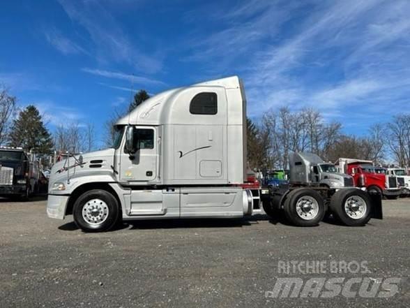 Mack PINNACLE CXU613 Влекачи