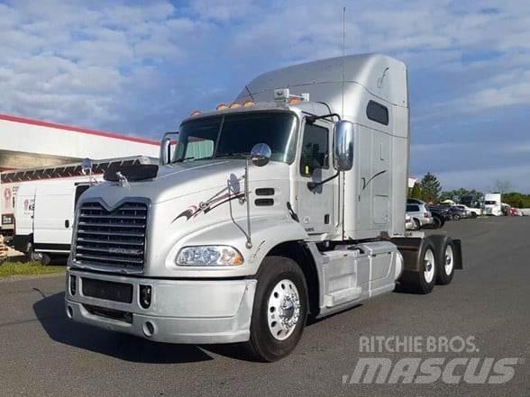Mack PINNACLE CXU613 Влекачи
