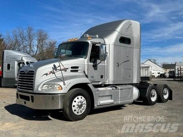 Mack PINNACLE CXU613 Влекачи
