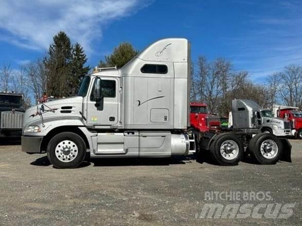 Mack PINNACLE CXU613 Влекачи