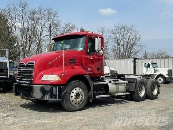 Mack PINNACLE CXU613 Влекачи