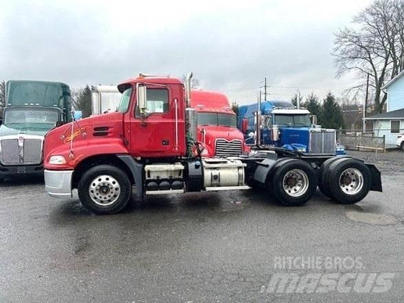 Mack PINNACLE CXU613 Влекачи