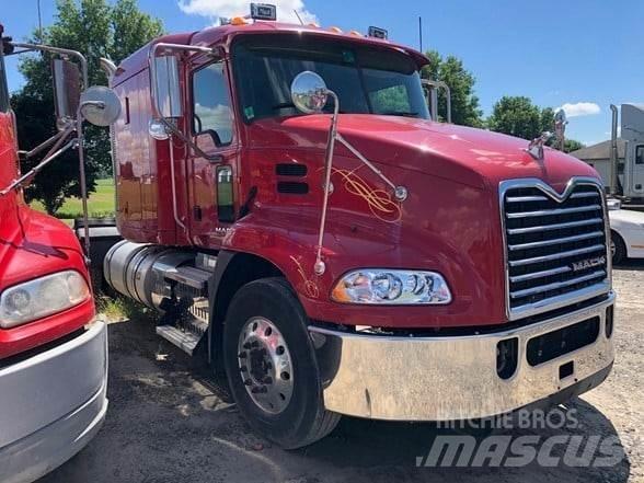 Mack PINNACLE CXU613 Влекачи