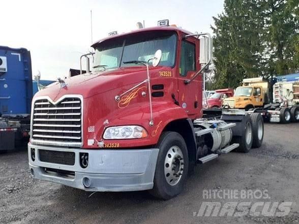 Mack PINNACLE CXU613 Влекачи