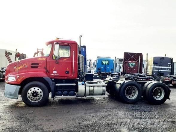 Mack PINNACLE CXU613 Влекачи