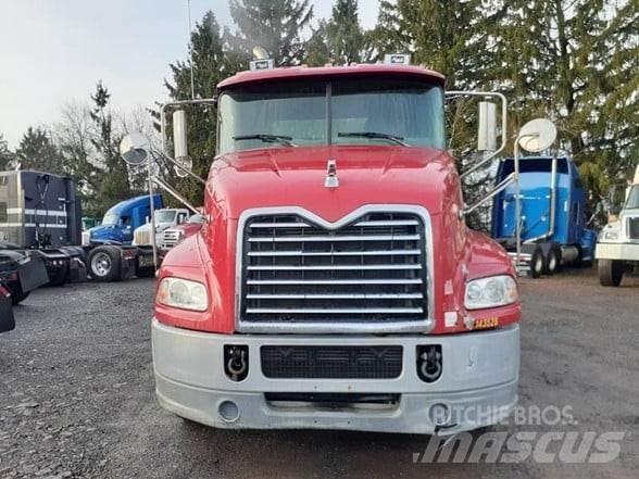Mack PINNACLE CXU613 Влекачи