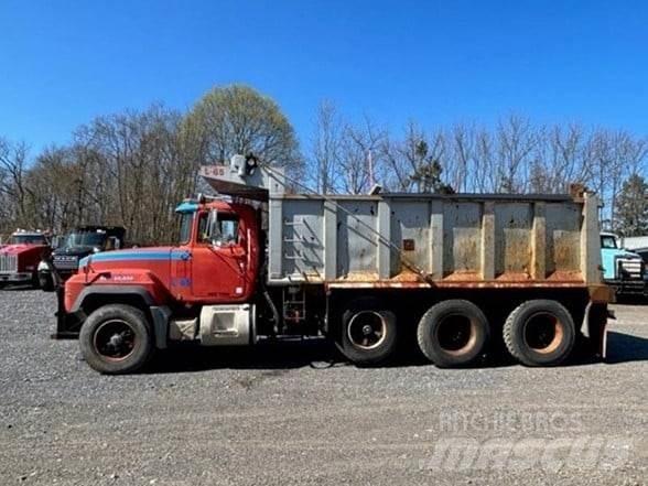 Mack RD688S Самосвал