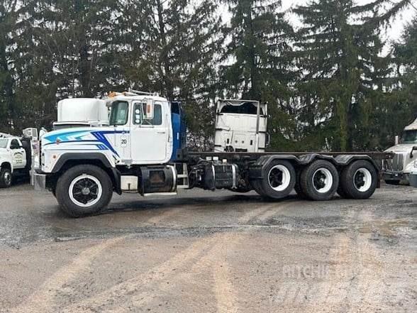 Mack RD690 Камиони за отпадъци