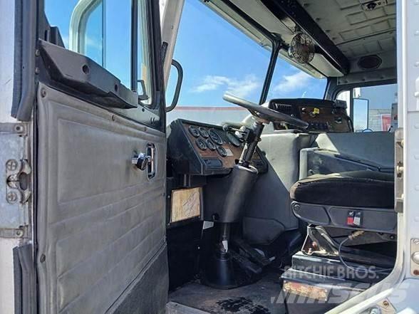 Peterbilt 320 Камиони за отпадъци