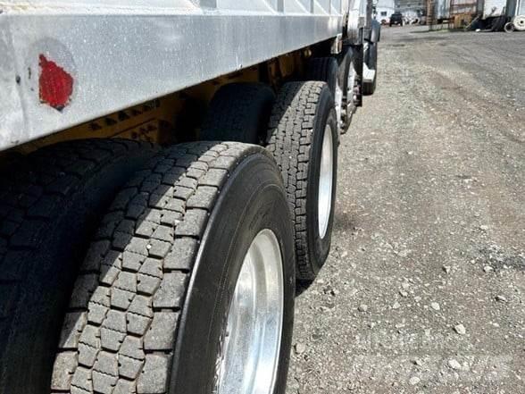 Peterbilt 567 Самосвал