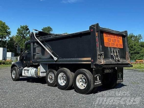 Peterbilt 567 Самосвал