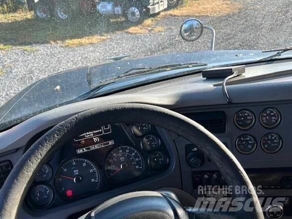 Peterbilt 567 Самосвал