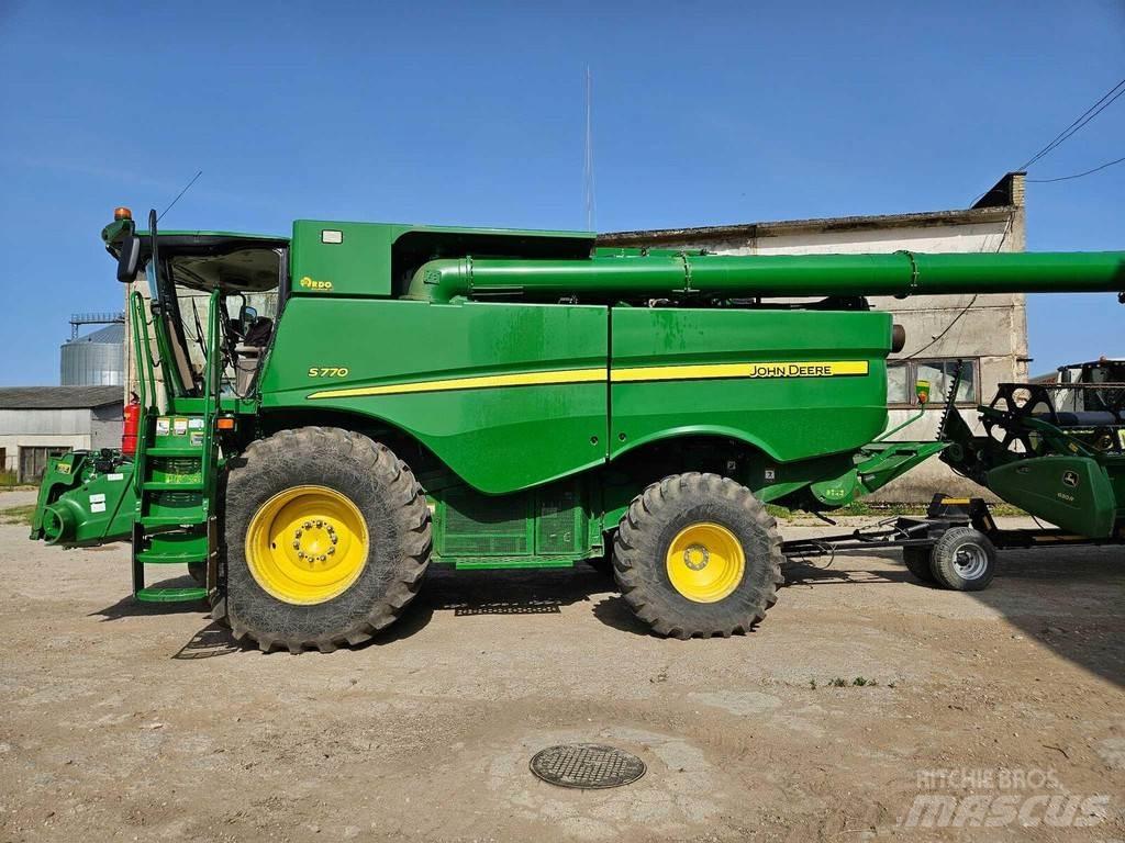John Deere S770 Комбайни