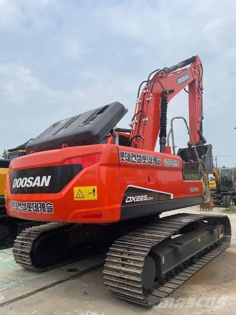 Doosan DX 225 LC Верижен екскаватор