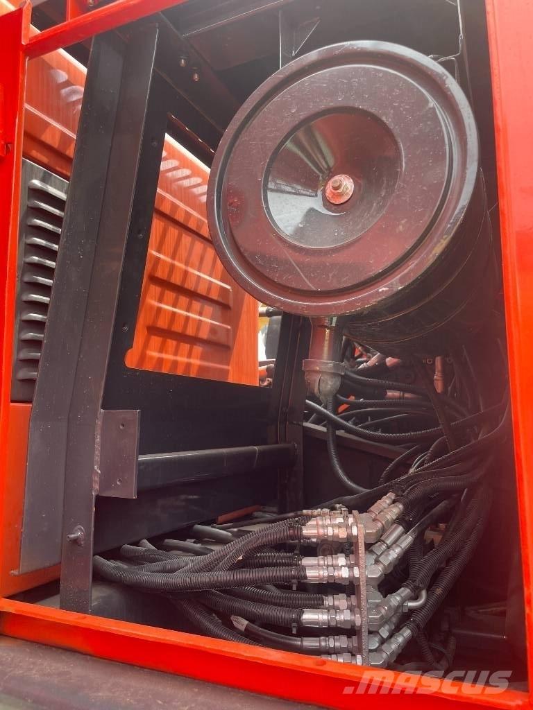 Doosan DX 225 LC Верижен екскаватор