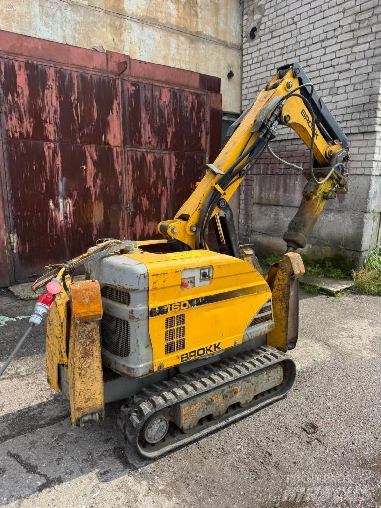 Brokk 160 Багери за разрушаване
