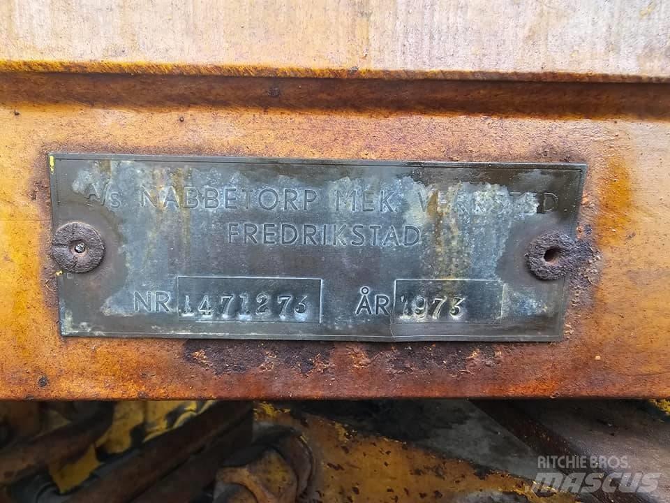 Leyland 270 Товарач със заден ексватор