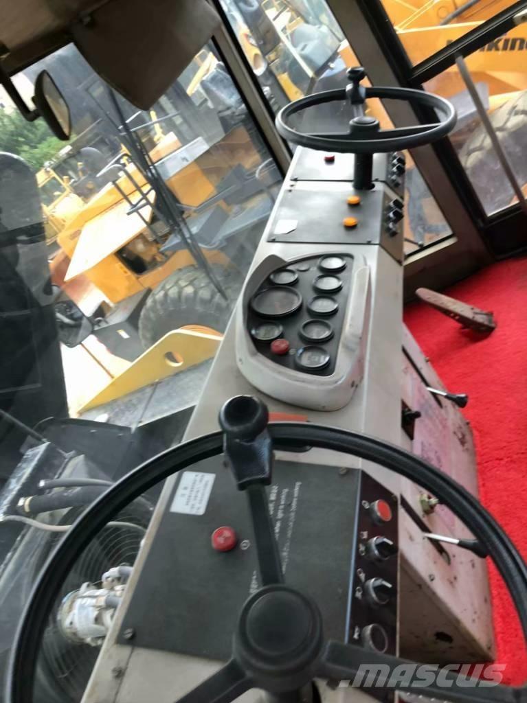 XCMG XP301 Пневматични гумени  ролки
