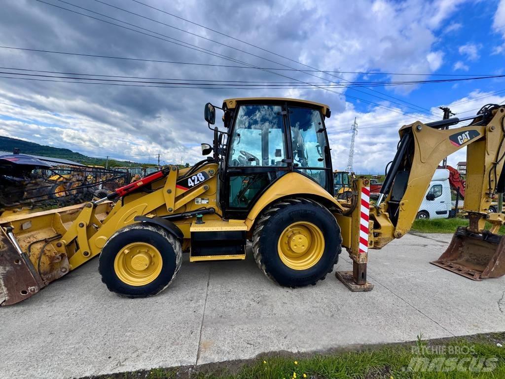 CAT 428 F Товарач със заден ексватор