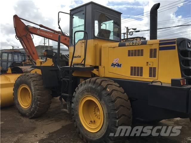 Komatsu WA380 Колесни товарачи