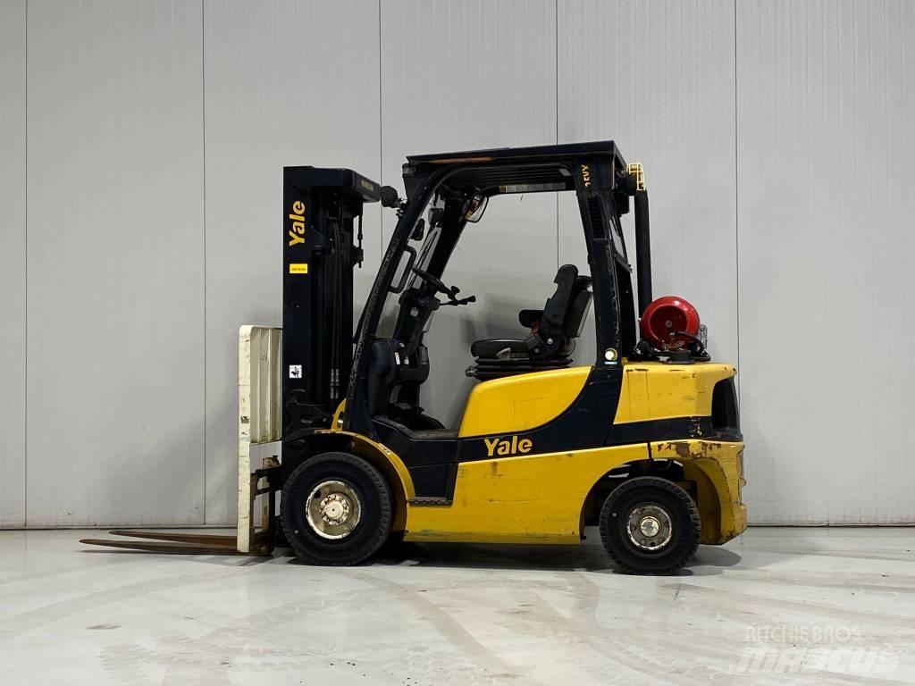 Yale GLP25VX Камиони с АГУ