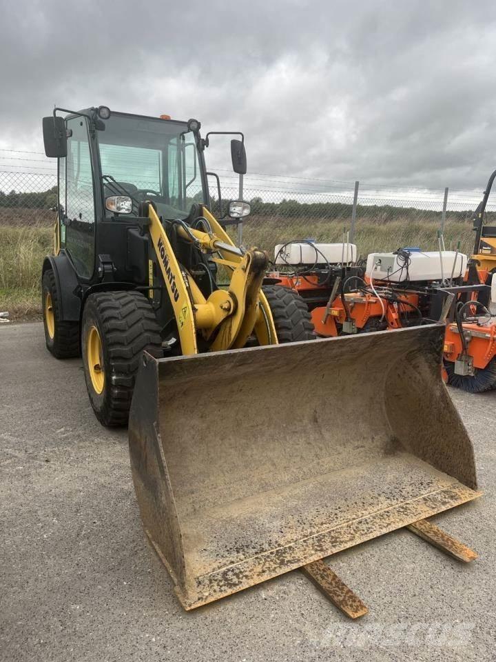 Komatsu WA70M-8EO Многофункционални товарачи