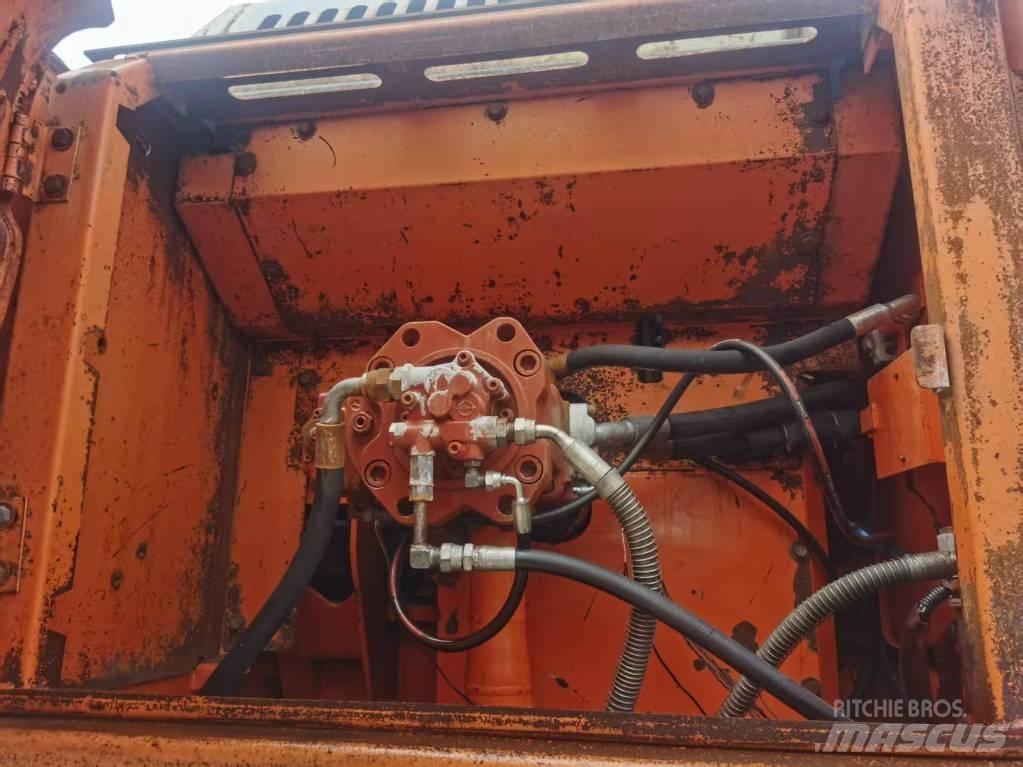 Doosan DX 300 LC Средни екскаватори 7т - 12т