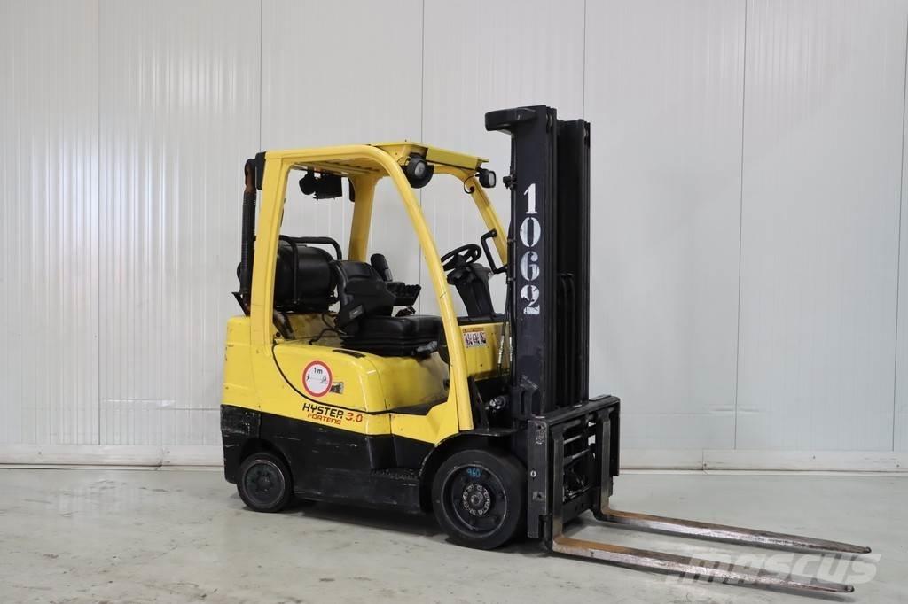 Hyster S3.0FT Камиони с АГУ