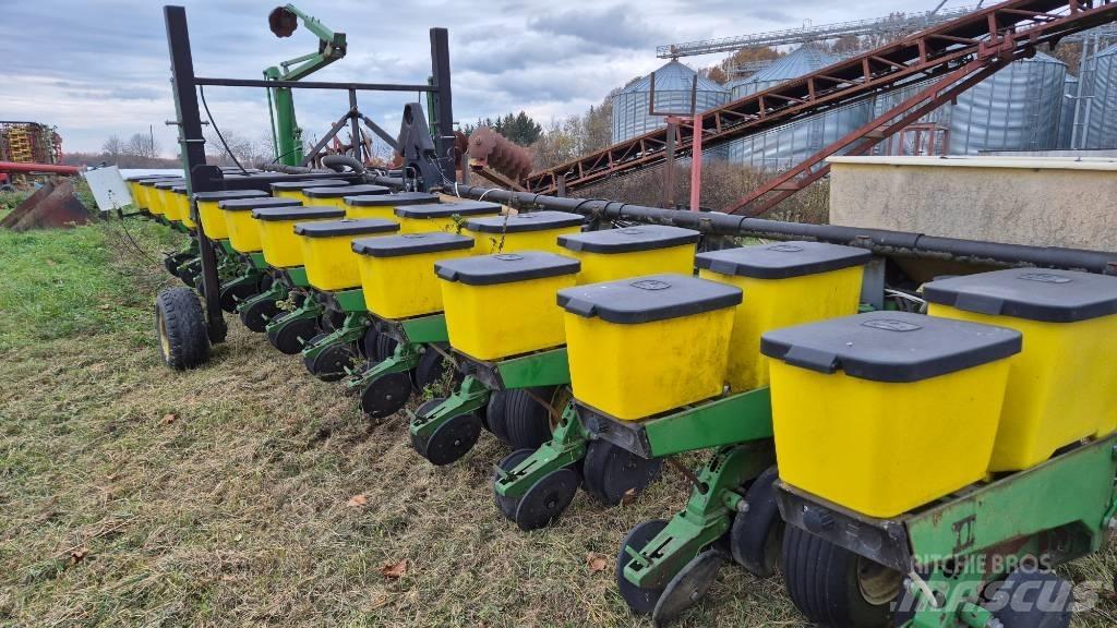John Deere 1760 Сеялки