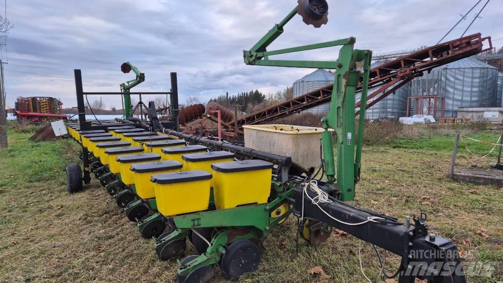 John Deere 1760 Сеялки