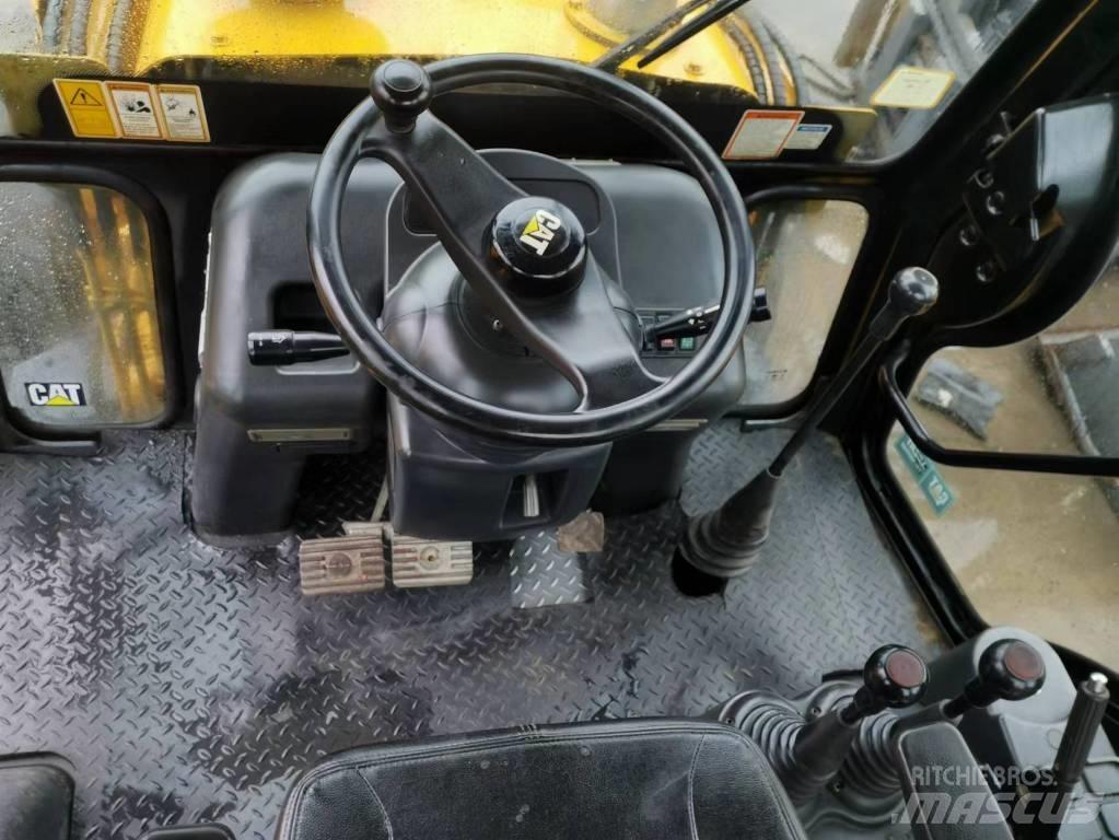 CAT 416 f Товарач със заден ексватор
