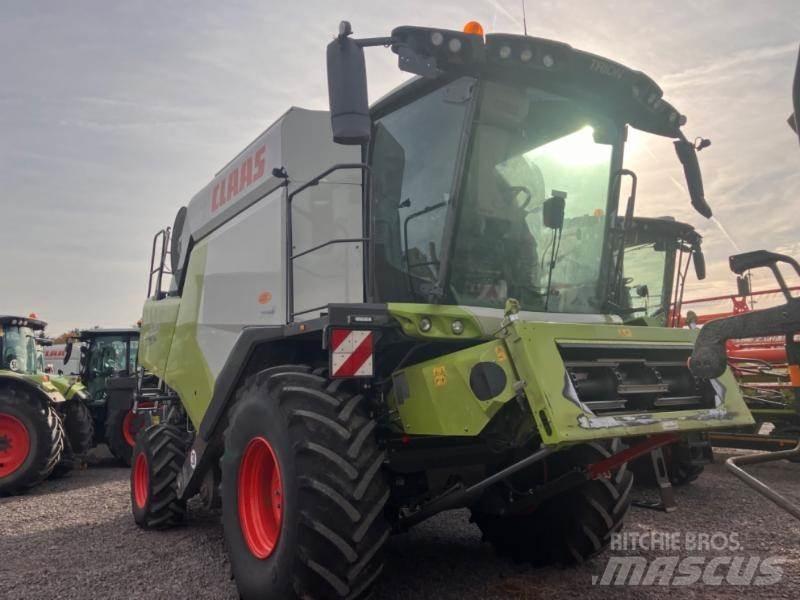 CLAAS TRION 530 Комбайни