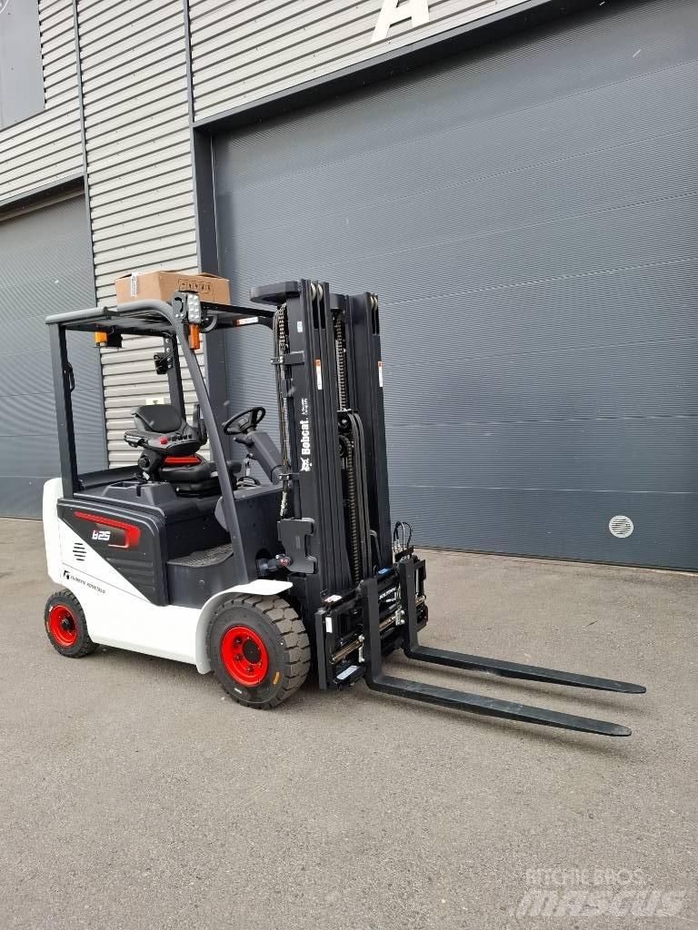 Bobcat B25NS Електрически вилични кари-повдигачи