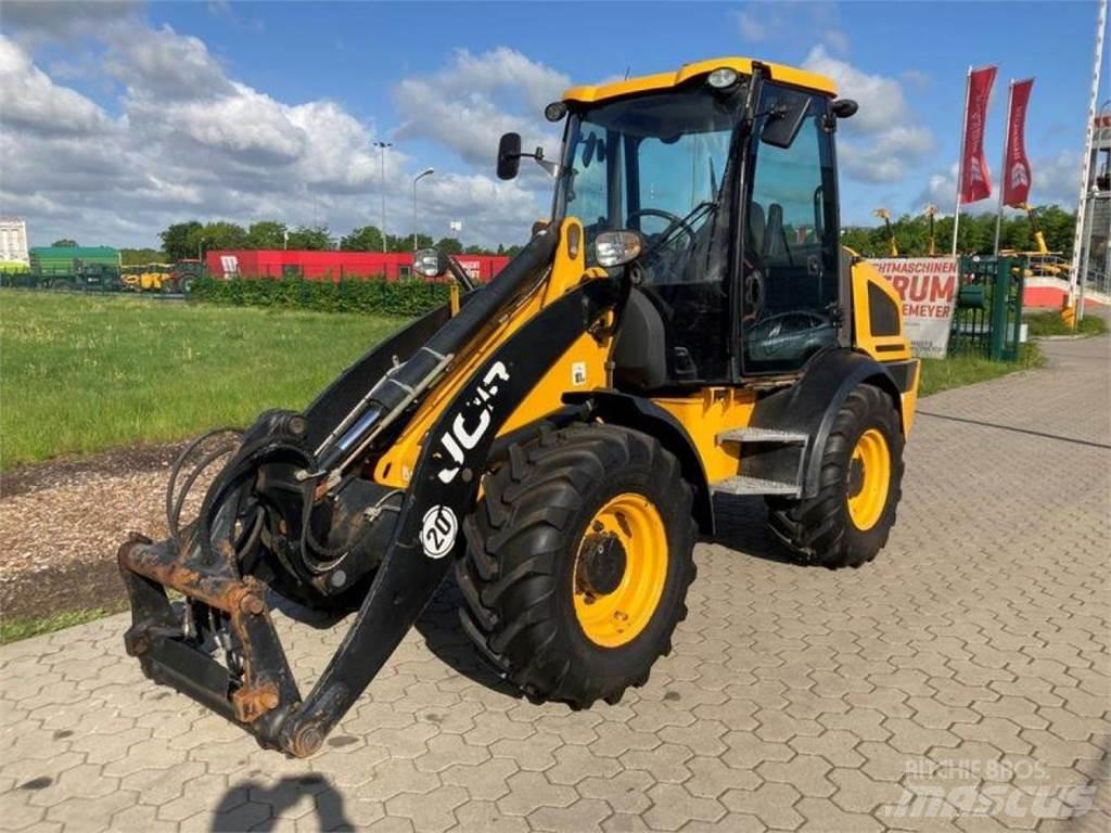 JCB 409 Колесни товарачи
