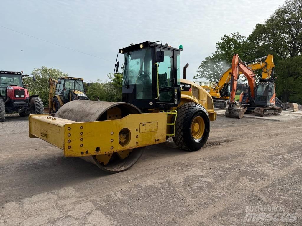 CAT CS 74 B Еднобарабанни ролки
