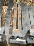 JCB Forks Pin & Cone Други товарещи и копаещи и аксесоари