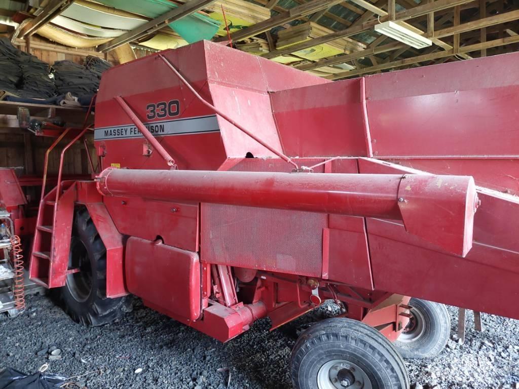 Massey Ferguson 330 Комбайни
