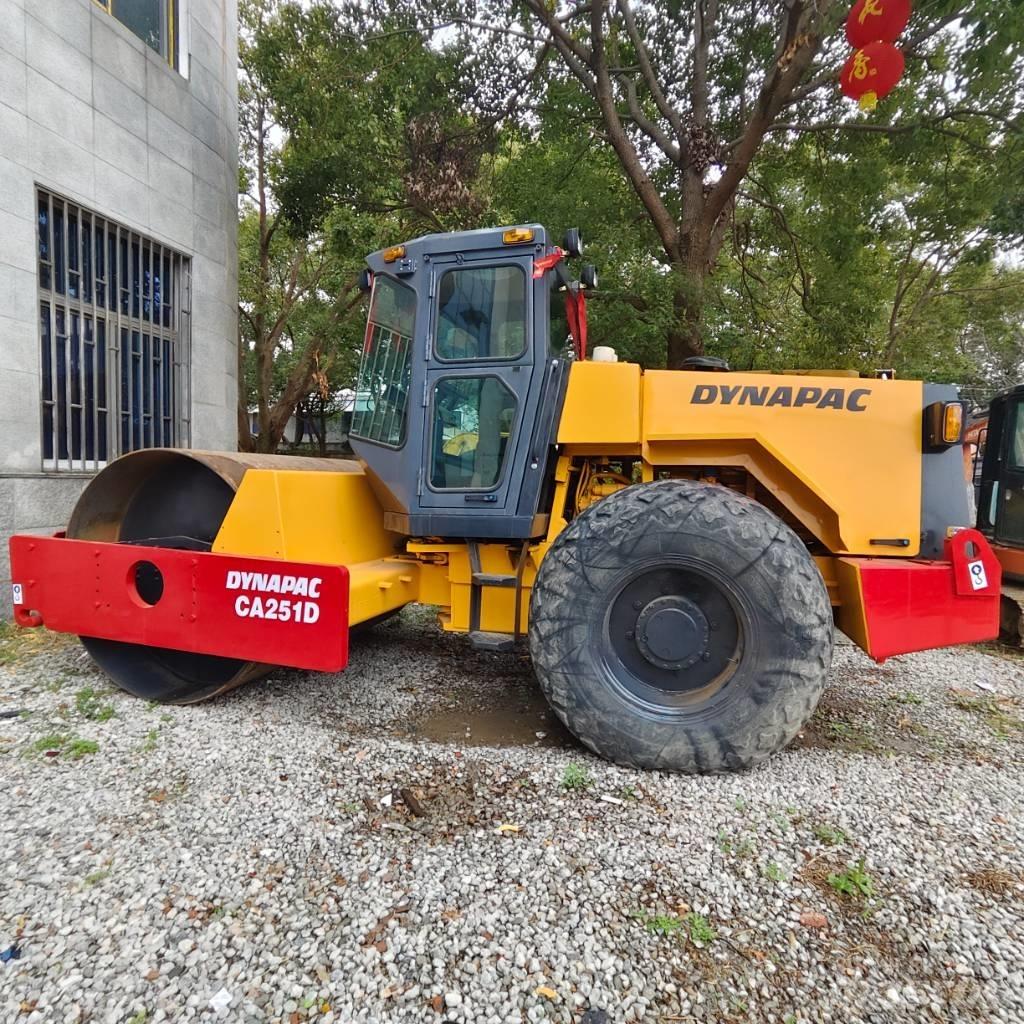 Dynapac CA251D Еднобарабанни ролки
