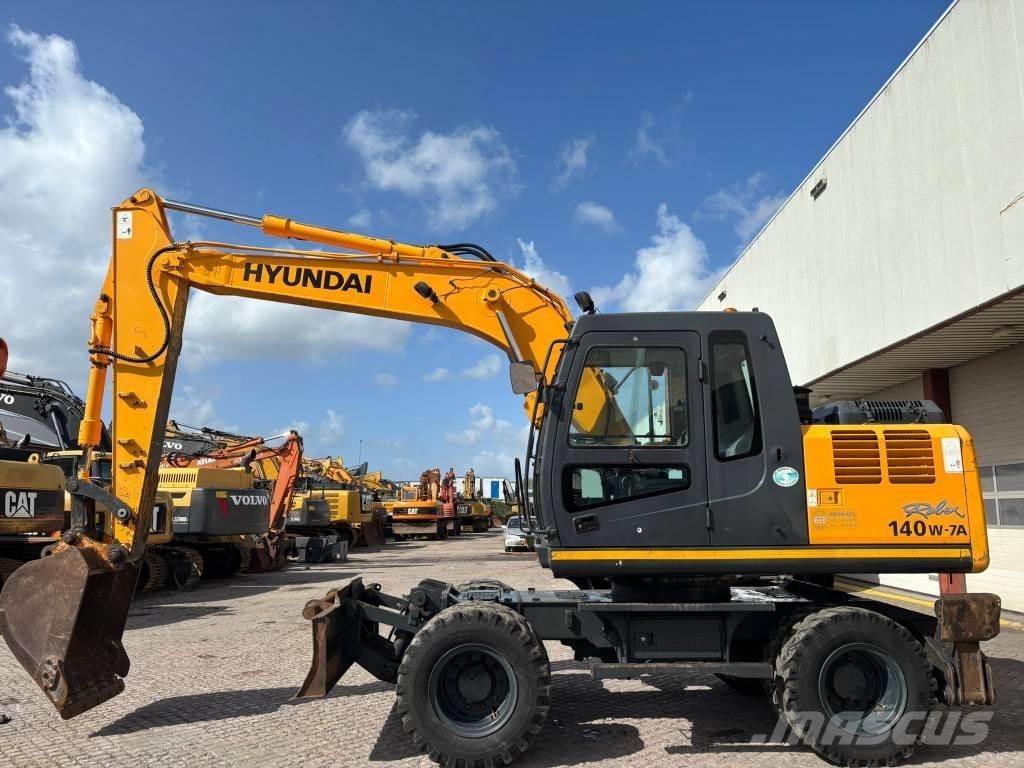 Hyundai 140W-7A Колесни екскаватори