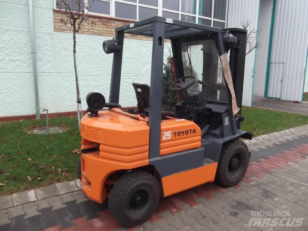 Toyota 5 FD 20 Дизелови камиони